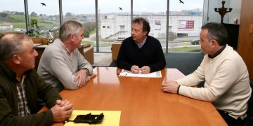 Pablo Palencia estudia con el alcalde de Solórzano la situación de los montes de utilidad pública que afectan al municipio