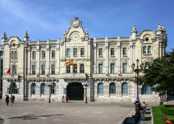 La oferta de empleo público de Santander para 2024 incluirá 29 plazas de turno libre y 53 de promoción interna