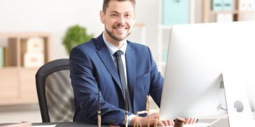 Industria convoca dos becas para graduados en Derecho en la Dirección General de Comercio y Consumo