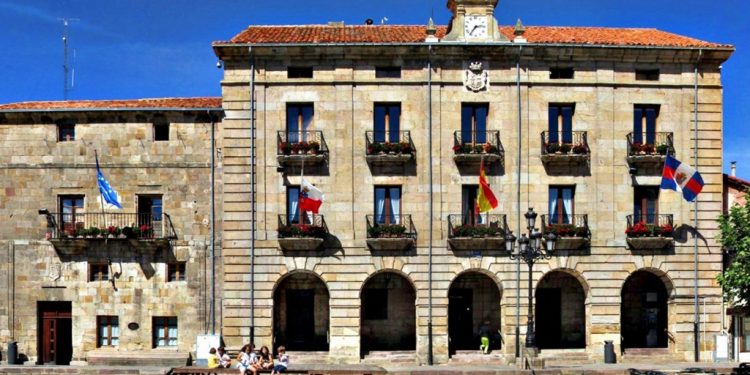 El Pleno aprueba la enajenación del Matadero de Reinosa mediante subasta