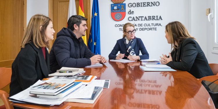 Eva Guillermina Fernández anuncia la firma del Plan de Sostenibilidad Turística que beneficiará a Medio Cudeyo con 3 millones de euros