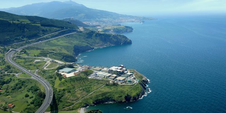 Un trabajador fallece en una fábrica de Ontón