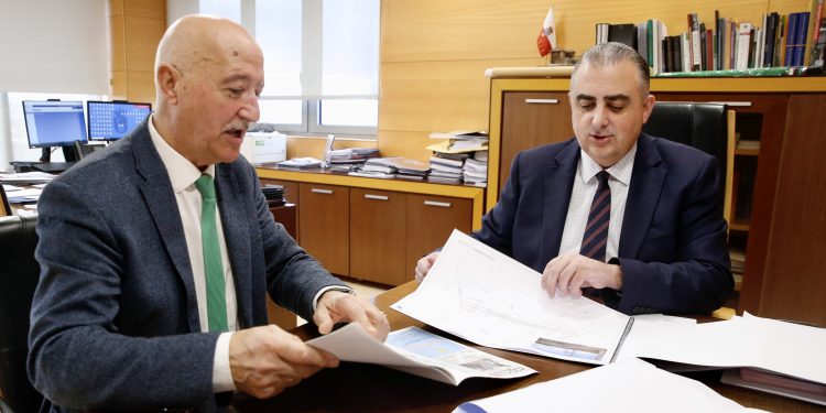 Fomento trabaja en la renovación de los viales que unen Villar y La Lomba y de acceso a Argüeso