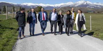 El Gobierno invierte más de 35.000 euros en la mejora de la carretera que une Nestares y Matamorosa junto al campo de golf
