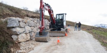 Fomento invertirá 10 millones de euros en la mejora de la carretera Entrambasmestas-Vega de Pas