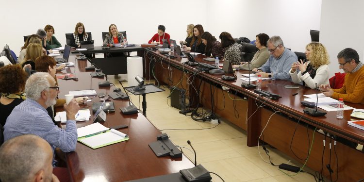 El Gobierno de Cantabria iniciael proceso de negociación para avanzar en la aprobación del primer Plan de Igualdad de la Administración General