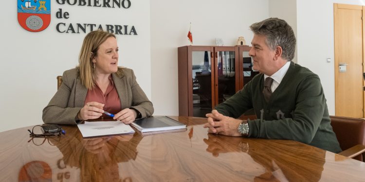 Presidencia y el Ayuntamiento de Selaya abordan la rehabilitación del edificio anexo a la Casona del Patriarca