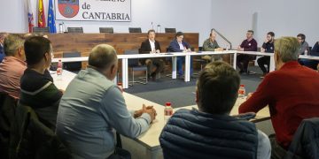 El Gobierno de Cantabria trabaja con el sector lácteo en el diseño de una estrategia para mejorar su competitividad y rentabilidad