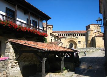 Santillana del Mar ya es zona de gran influencia turística y sus comercios tendrán libertad para determinar su apertura