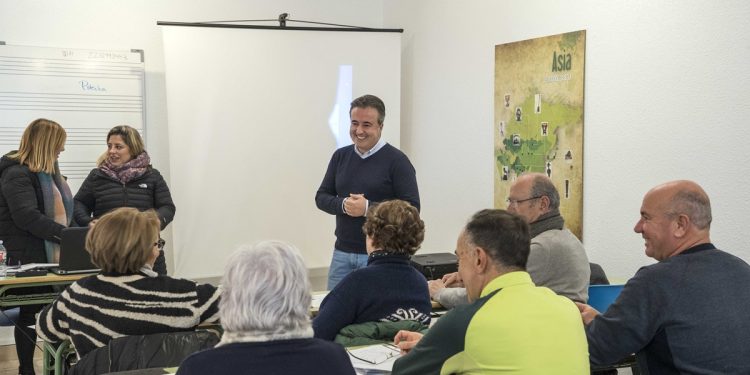 El Ayuntamiento programa un Taller de Risoterapia dentro de las actividades que desarrolla UNATE en Camargo