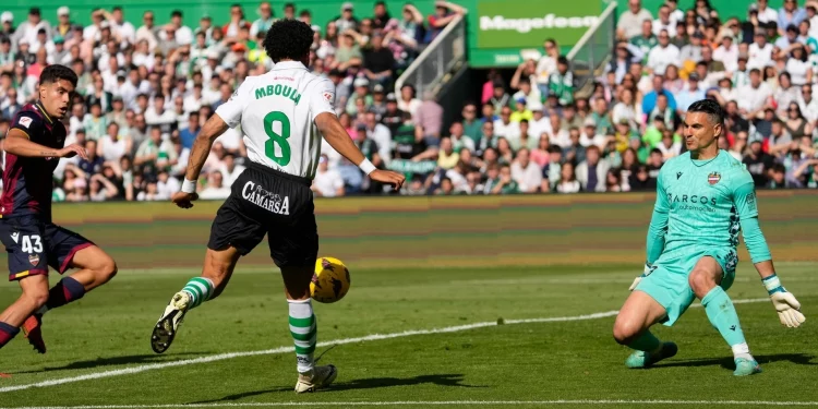 El Racing empata ante el UD Levante