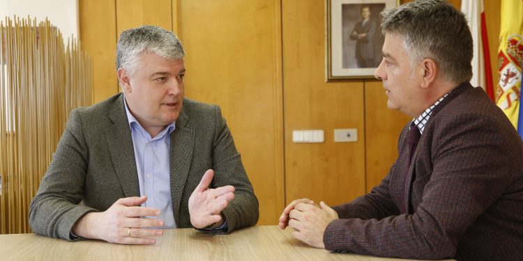 Economía y el Ayuntamiento de Selaya colaborarán en la difusión de los valores europeos del municipio