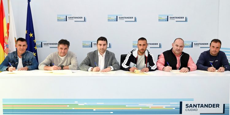 Ayuntamiento de Santander y sindicatos de la Policía Local pactan una mejora de condiciones laborales