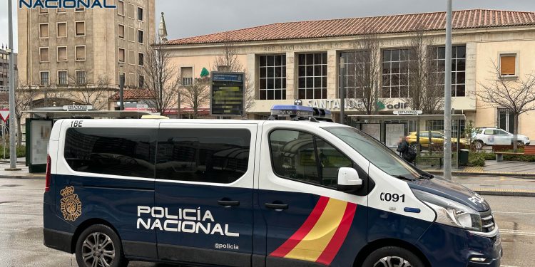 La Policía Nacional detiene a un varón por cuatro robos con violencia e intimidación en varios establecimientos comerciales de Santander