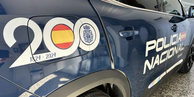 La Policía Nacional detiene a un hombre por hurtar artículos en una perfumería de un centro comercial de Santander, valorados en más de 800 €