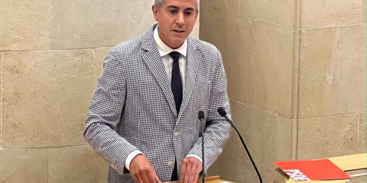 Zuloaga: “El Gobierno de Cantabria tiene que garantizar la asistencia sanitaria en los consultorios rurales y tenemos que contar con profesionales médicos en todo el territorio”