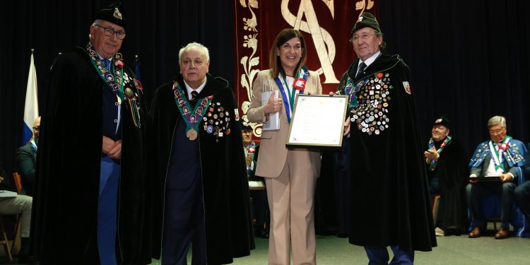 Buruaga anuncia que mañana se convocarán las mayores ayudas a la inversión en industrias agroalimentarias en Cantabria