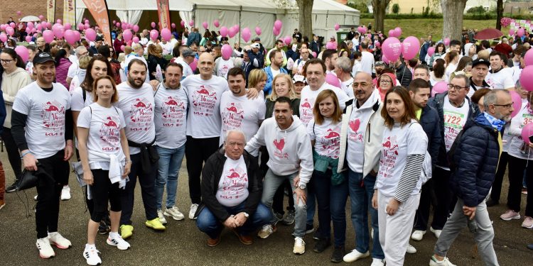 Solidaridad bajo la lluvia en la Marcha Luchamos por la Vida