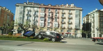 Aparatoso accidente en el centro de Santander