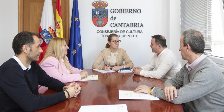 Cultura se compromete a estudiar diversas actuaciones en el municipio de Santoña