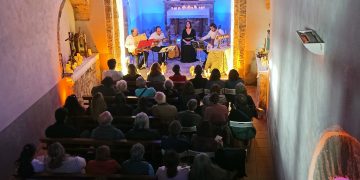 La ermita Santa Eulalia de Avellanedo ha acogido el segundo concierto del ciclo ‘Caminos que nos unen’ con el aforo completo