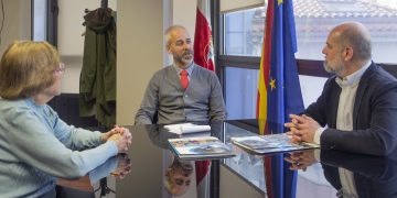 Educación estudiará distintas iniciativas para favorecer la integración en los centros educativos públicos de las personas con discapacidad