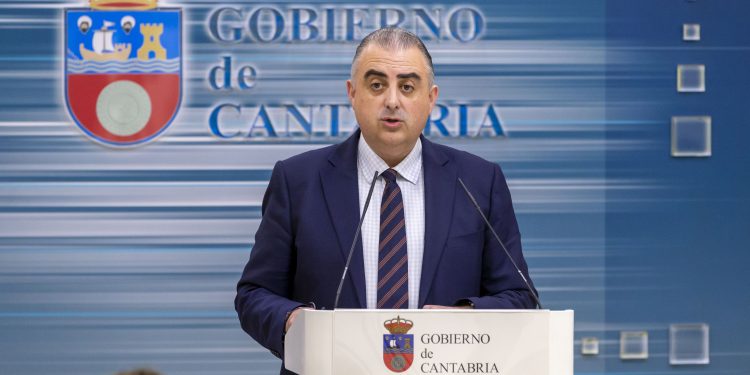 El Gobierno autonómico destaca la «buena sintonía» en la primera reunión de la Comisión bilateral sobre la Ley del Suelo de Cantabria