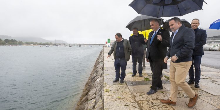 Fomento comenzará en los próximos días las obras de dos nuevas machinas en el Puerto de Santoña con 1,6 millones de presupuesto