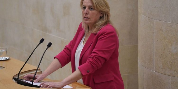 El PP defiende la gestión de los contratos sanitarios del Gobierno y reta al PSOE a acudir a la Fiscalía