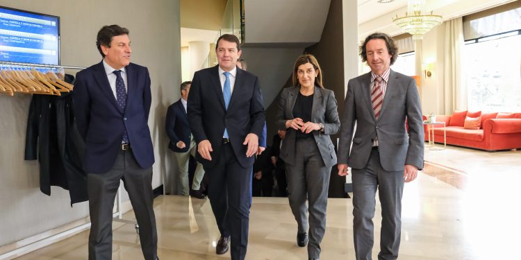 Buruaga asegura que «Cantabria está en marcha con liderazgo, con planificación y con soluciones»