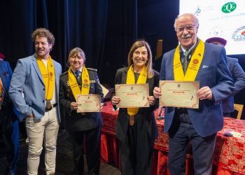 Buruaga destaca la pujanza del sector conservero regional y alaba a la anchoa como «mejor embajadora» de Cantabria