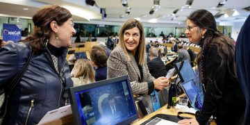 Buruaga respalda las reivindicaciones de los ganaderos cántabros y pide en Bruselas que se minimicen las exigencias de la PAC