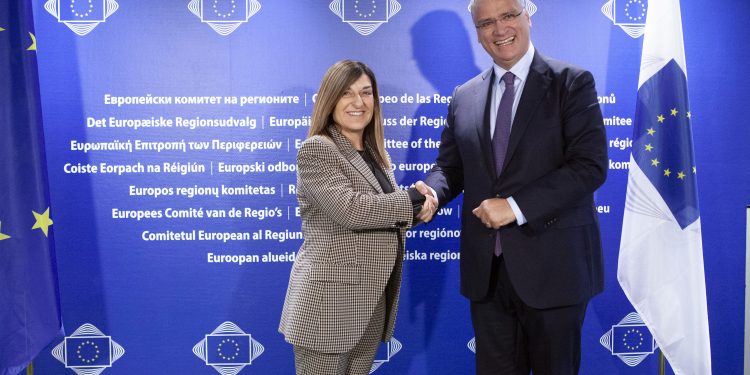 Buruaga propone una «respuesta coordinada» de las instituciones públicas para hacer frente a las demandas económicas y sociales de los jóvenes