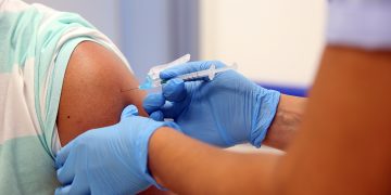 La campaña de vacunación frente a virus respiratorios cierra con el 62,36% de la población mayor de 65 años inmunizada frente a la gripe