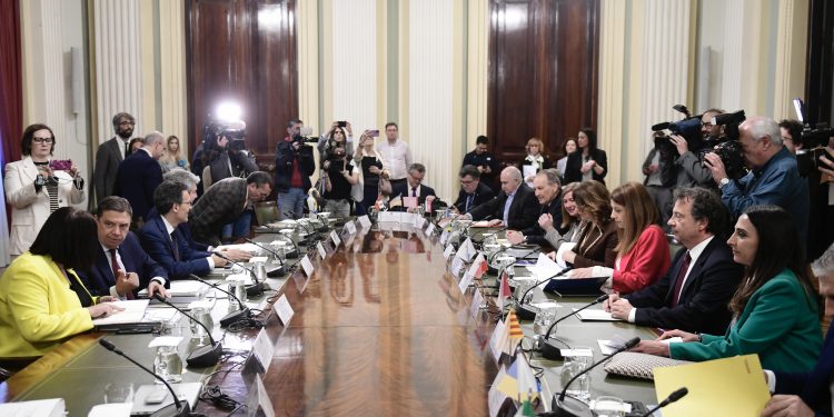 Pablo Palencia solicita al Ministerio una línea de ayudas para los gastos de la enfermedad hemorrágica y medidas de flexibilización de la PAC que atienda las necesidades de la cornisa cantábrica