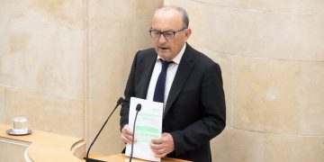 López Marcano pide a Buruaga que «ponga orden» en Turismo y entregue a Santillana, Castro Urdiales, Medio Cudeyo, Valderredible y Los Valles «los 13,5 millones que son suyos»