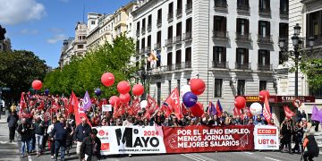 La manifestación del 1º de mayo congrega en Santander a cerca de 8.000 personas