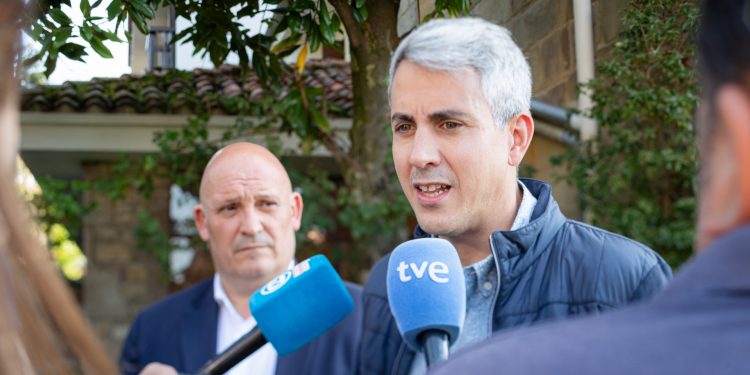 Zuloaga: “Desde Santillana defendemos crear una comisión parlamentaria que analice el modelo turístico y estudie un marco legal donde una ecotasa pueda ser un elemento a plantear para mejorar la sostenibilidad social y ambiental del turismo en Cantabria”