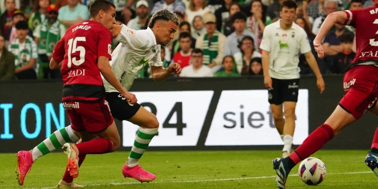 El Racing continua abonado a la ilusión al vencer al Mirandes