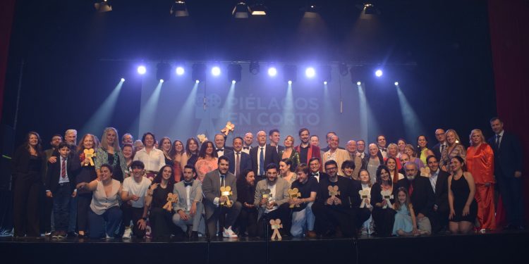 El cortometraje ‘París 70’ de Dani Feixas Roca, galardonado con tres premios en la XIV edición del Festival Internacional de Cine de Piélagos