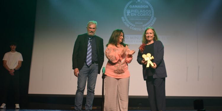 El cortometraje ‘París 70’ de Dani Feixas Roca, galardonado con tres premios en la XIV edición del Festival Internacional de Cine de Piélagos