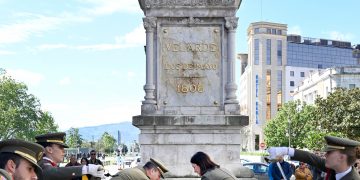 Santander celebra el Dos de Mayo con una ofrenda floral en el monumento a Pedro Velarde