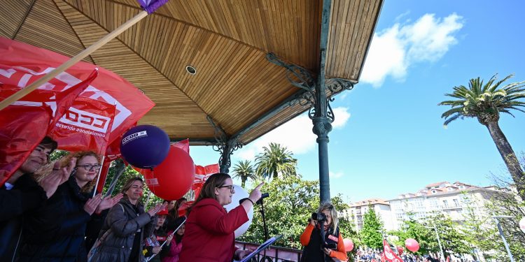La manifestación del 1º de mayo congrega en Santander a cerca de 8.000 personas