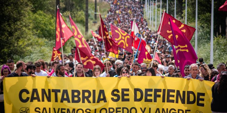 Más de 8.000 personas dicen que Cantabria no quiere ser “la Ibiza del norte”