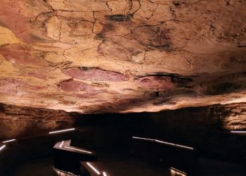 La Neocueva se ilumina con la luz original de Altamira en el Día Internacional de los Museos y la Noche Europea de los Museos