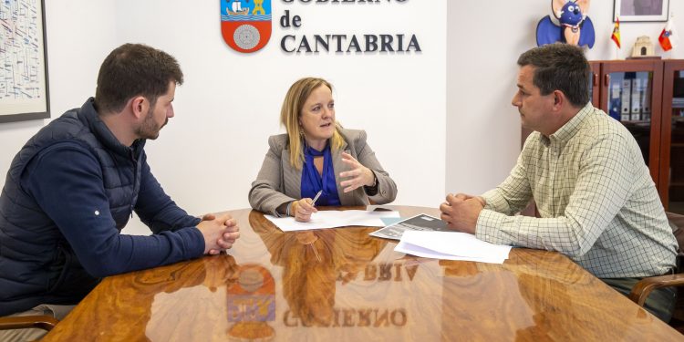 Urrutia invita al Ayuntamiento de Cieza a solicitar las ayudas del Gobierno de Cantabria para la adquisición de un vehículo de uso común