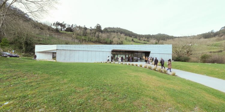 Alberto de Mónaco inaugurará el viernes una exposición dedicada a su tatarabuelo en el Centro de Arte Rupestre de Cantabria