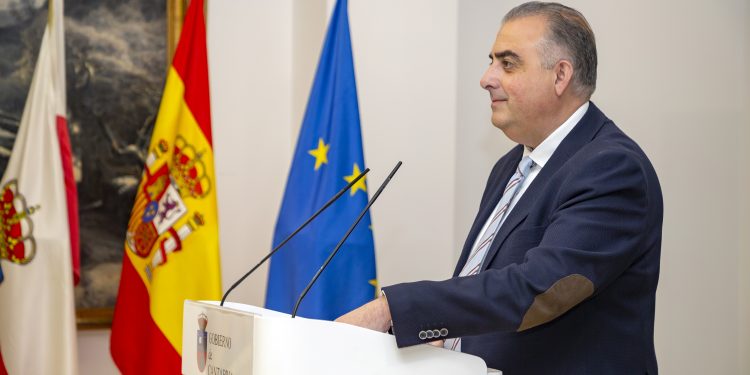 El Gobierno moviliza más de 10 millones para la implantación del quinto contenedor en Cantabria