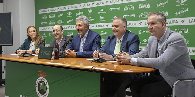 Media felicita a la afición del Racing por superar el reto de recuperar 50.000 envases a través de la campaña ‘Somos especiales, reciclamos’