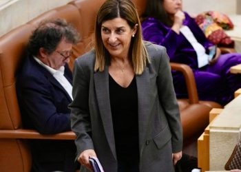 Buruaga anuncia el comienzo de las obras del parque eólico de El Escudo en la segunda quincena de este mes